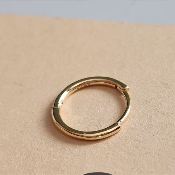 Elegant Gold and Silver Huggie Hoop Earrings 925 - Picture 5 of 7